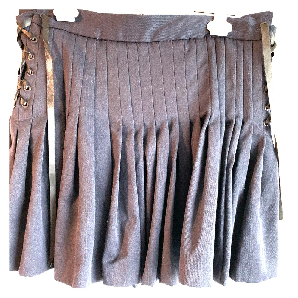 Pleated wool navy mini skirt